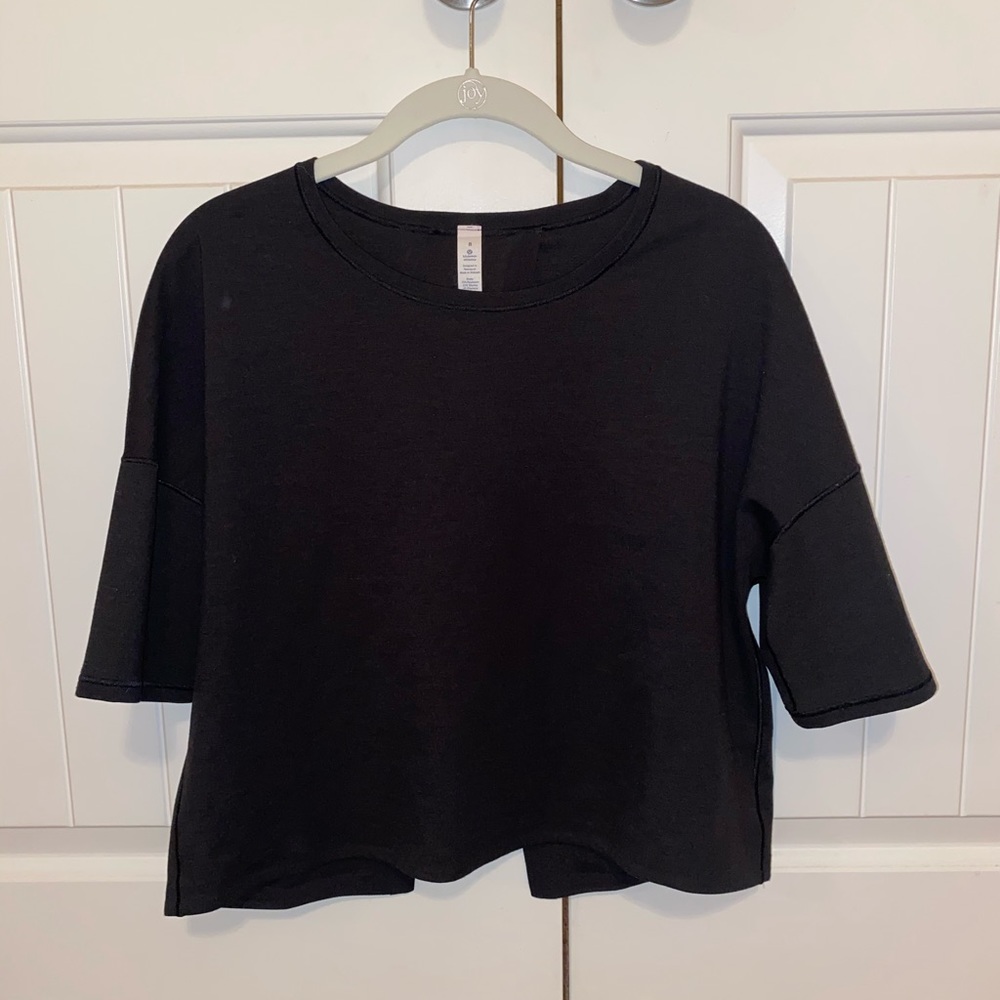 Lululemon cropped shirt with open back